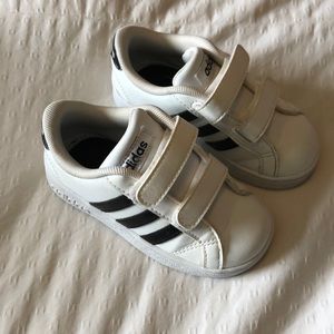 Adidas shoes for toddler girls
